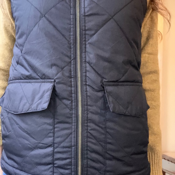 Ladies J Crew Reversible Navy/Plaid Quilted Vest - Picture 1 of 8